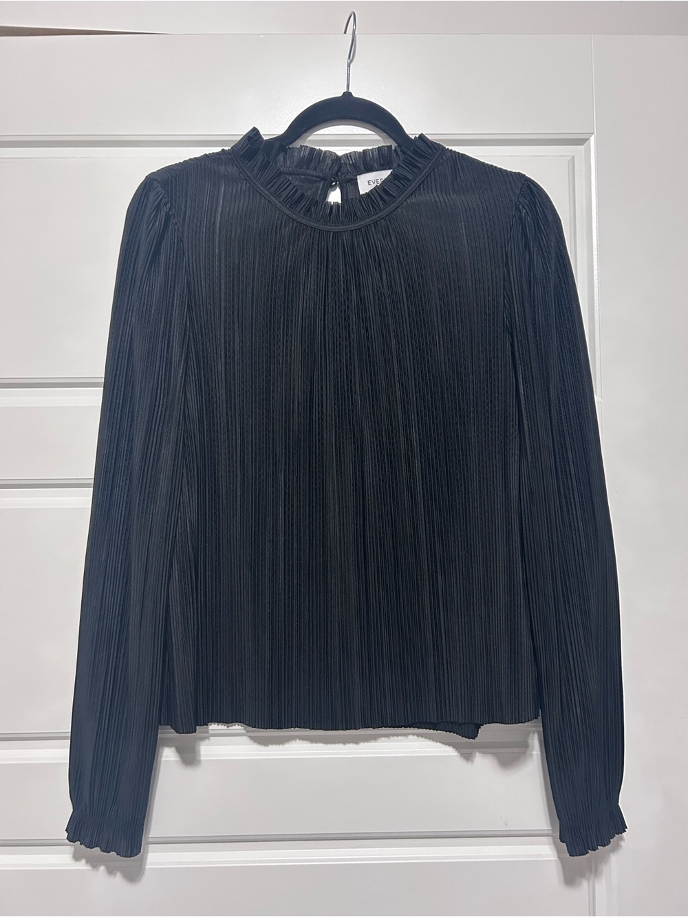 Evereve Black Pleated Long-Sleeve Blouse